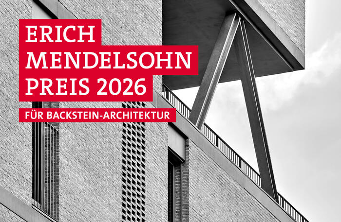 Keyvisual des Erich-Mendelsohn-Preises 2026 für Backstein-Architektur (Projekt: SOCIAL ATRIUM (54 Social Houses in Besòs) von PERIS+TORAL ARQUITECTES)