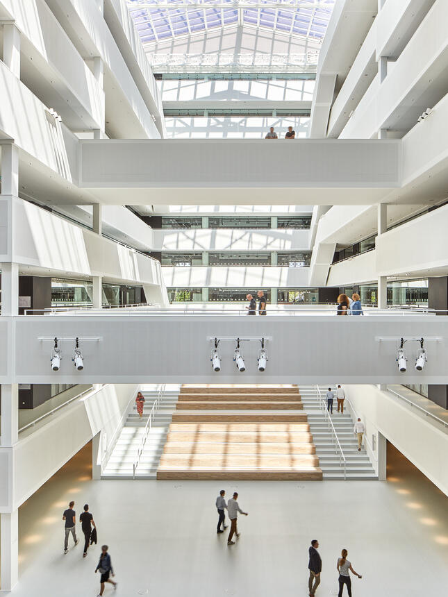 Transformation eines Logistikgebäudes in ein Bürogebäude - OTTO Headquarter