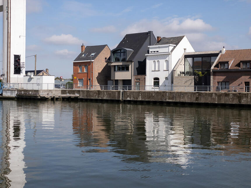 Gebäudefoto Canal House