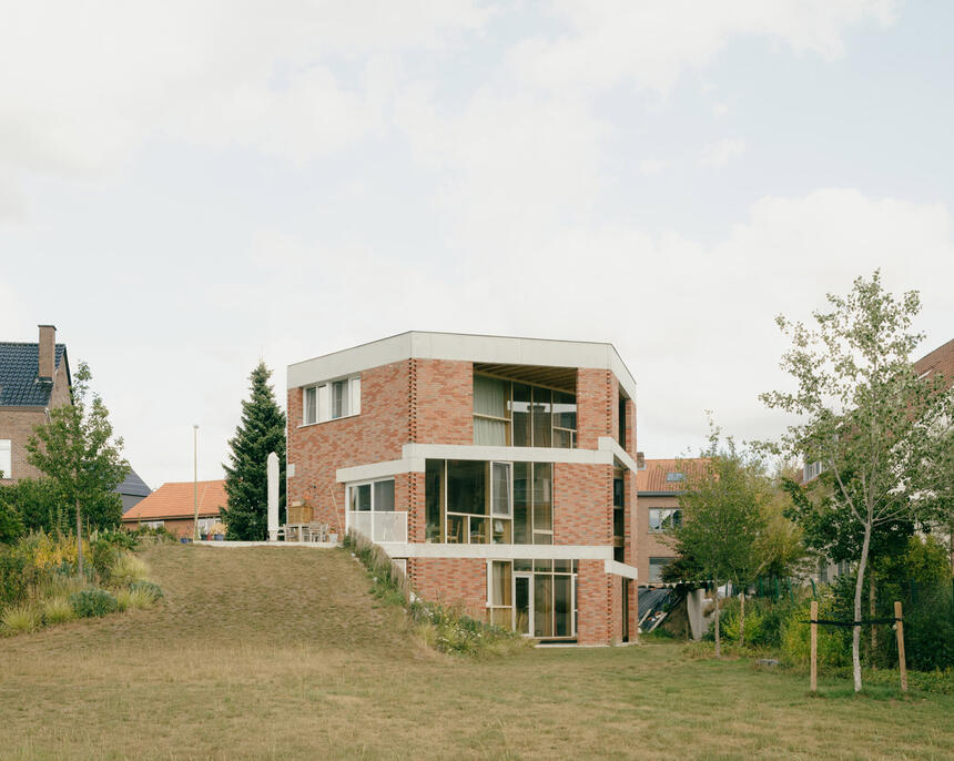 Gebäudefoto jtB house