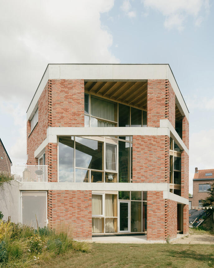 Gebäudefoto jtB house