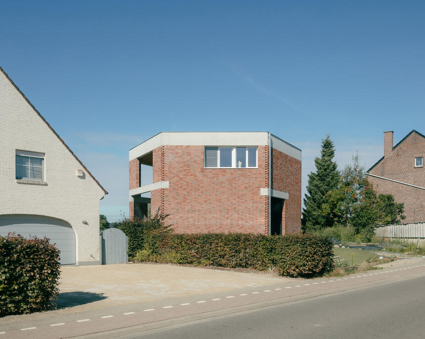 Gebäudefoto jtB house