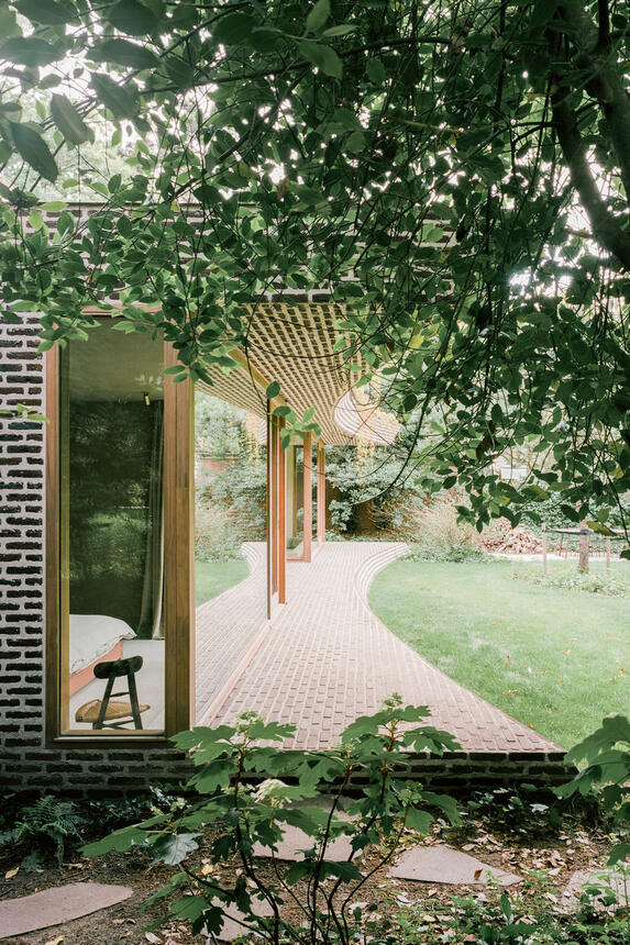 Gebäudefoto BD House