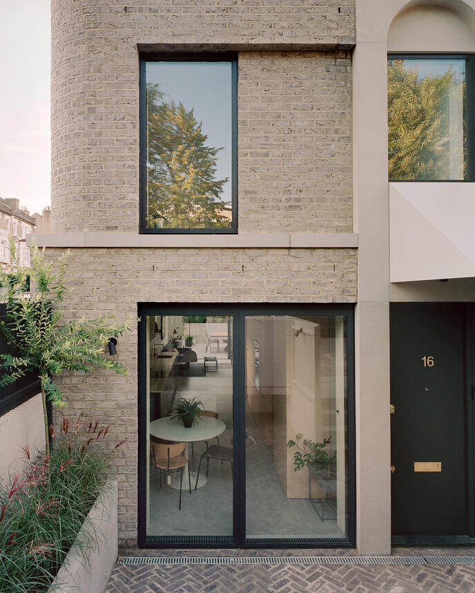Gebäudefoto Corner House