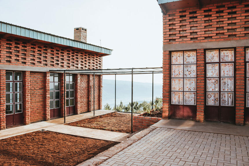 Ausbildungszentrum mit Forstfarm und Herberge in Buhweju (Uganda)